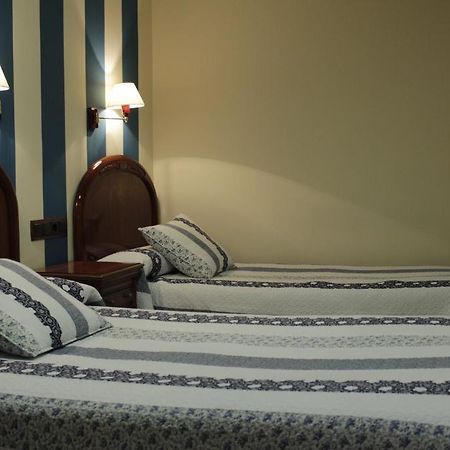 Hostal Ana Belen Madrid Exterior foto