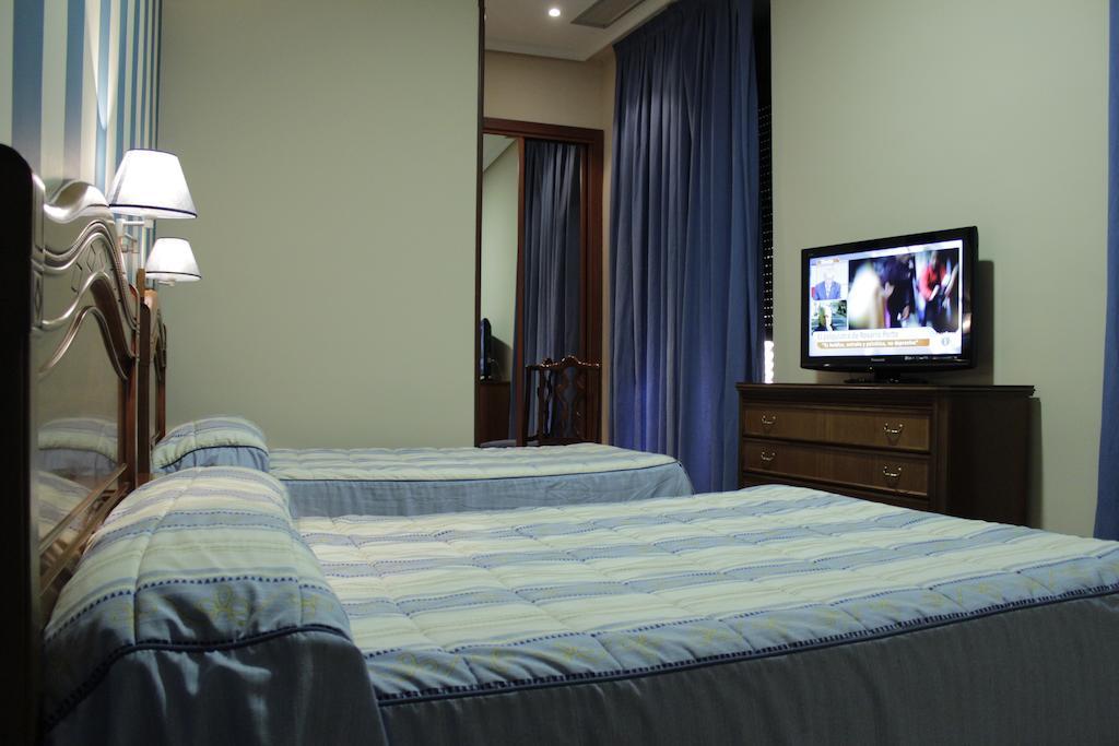 Hostal Ana Belen Madrid Exterior foto