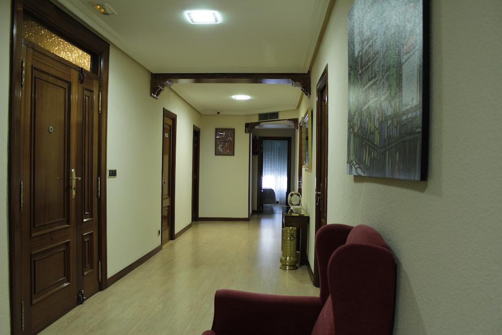 Hostal Ana Belen Madrid Exterior foto