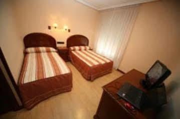 Hostal Ana Belen Madrid Exterior foto